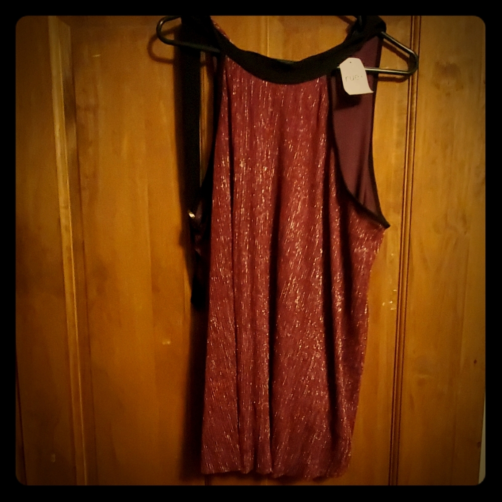 Size 2x halter style neck NWT shirt